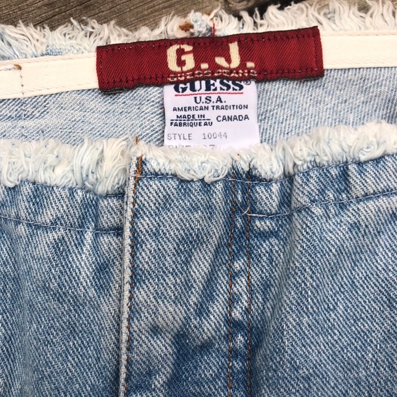 Vintage Guess frayed hem jeans - Picture 7 of 8